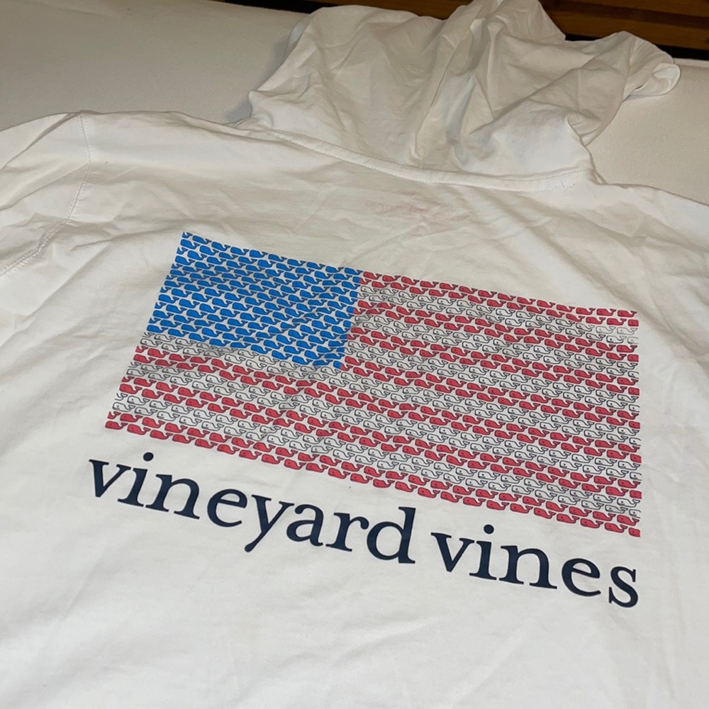 Vineyard vines shirt with hood